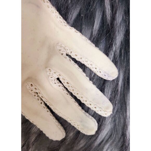 Vintage ladies gloves  - Picture 3 of 5